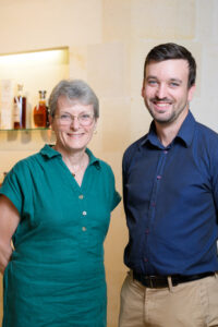 Nadine Pautier et son fils, producteurs adhérents de la Maison de la Grande Champagne, Segonzac